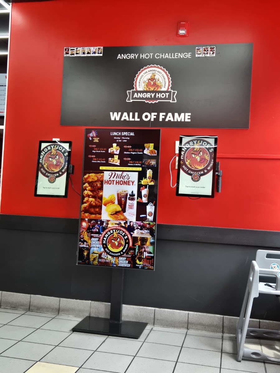 Hangry Joe’s Hot Chicken & Wings menu board