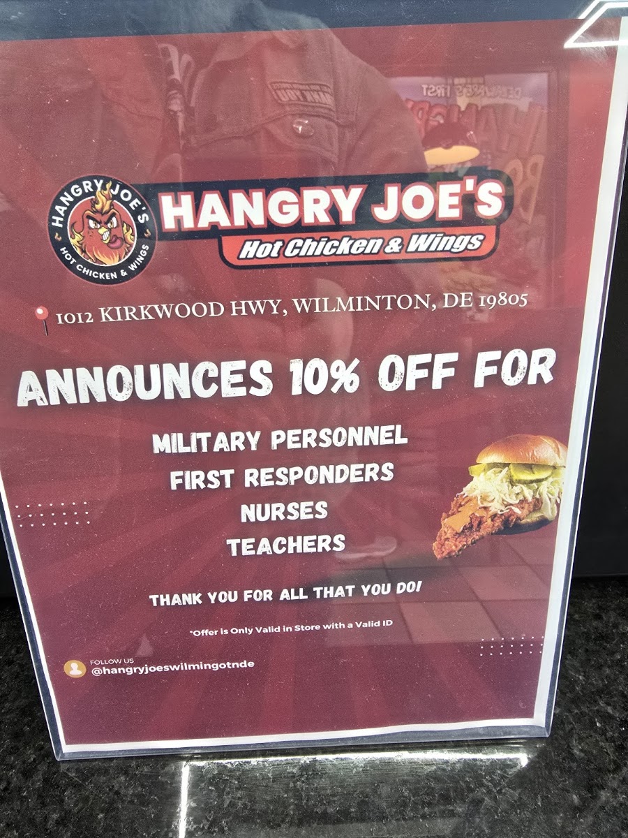 Hangry Joe’s Hot Chicken & Wings menu board
