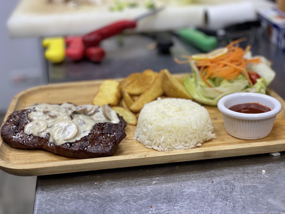 west lounge cafe
