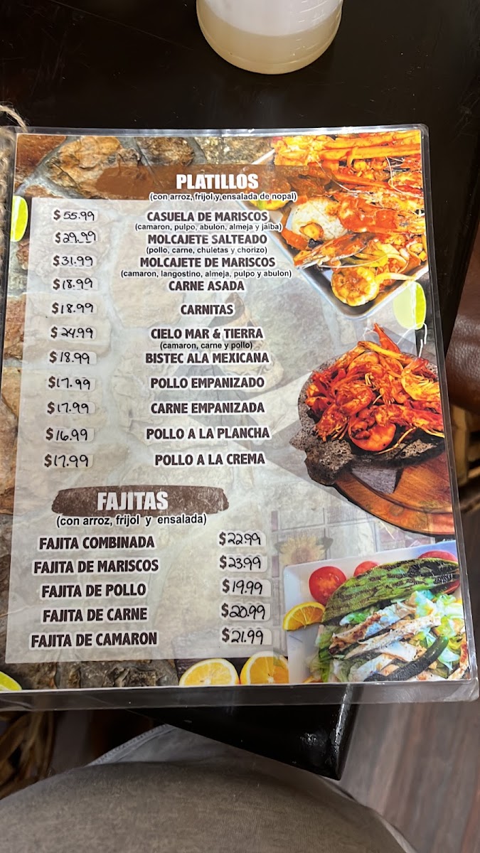 La Hacienda Mariscos & sushi menu board