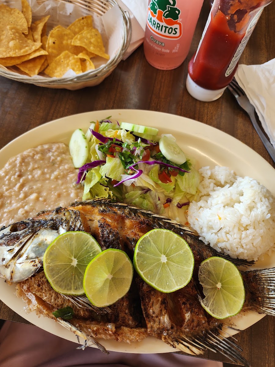 La Hacienda Mariscos & sushi