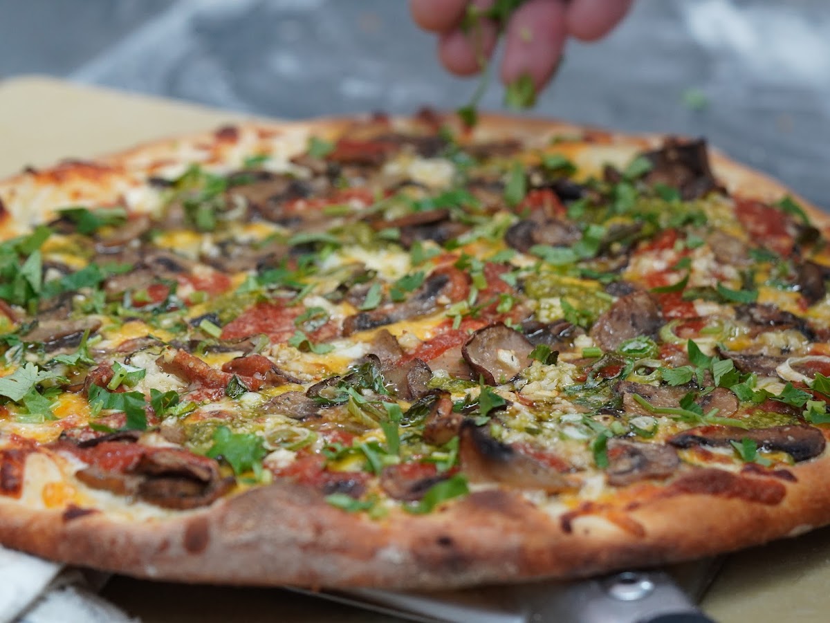 Raise Pizza & Eats