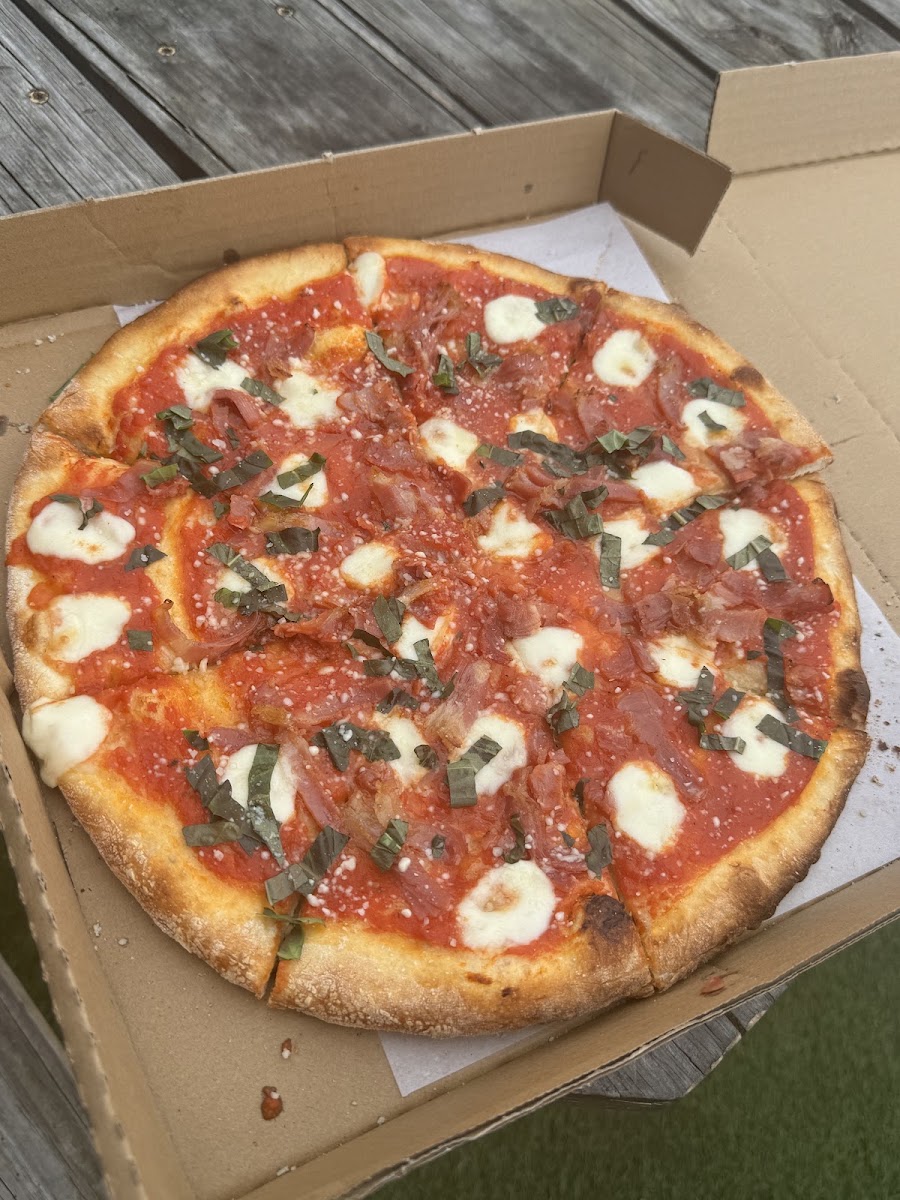 Raise Pizza & Eats