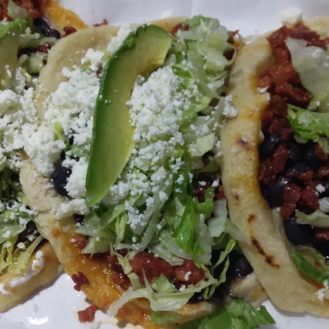 Sopes Con Chorizo - W