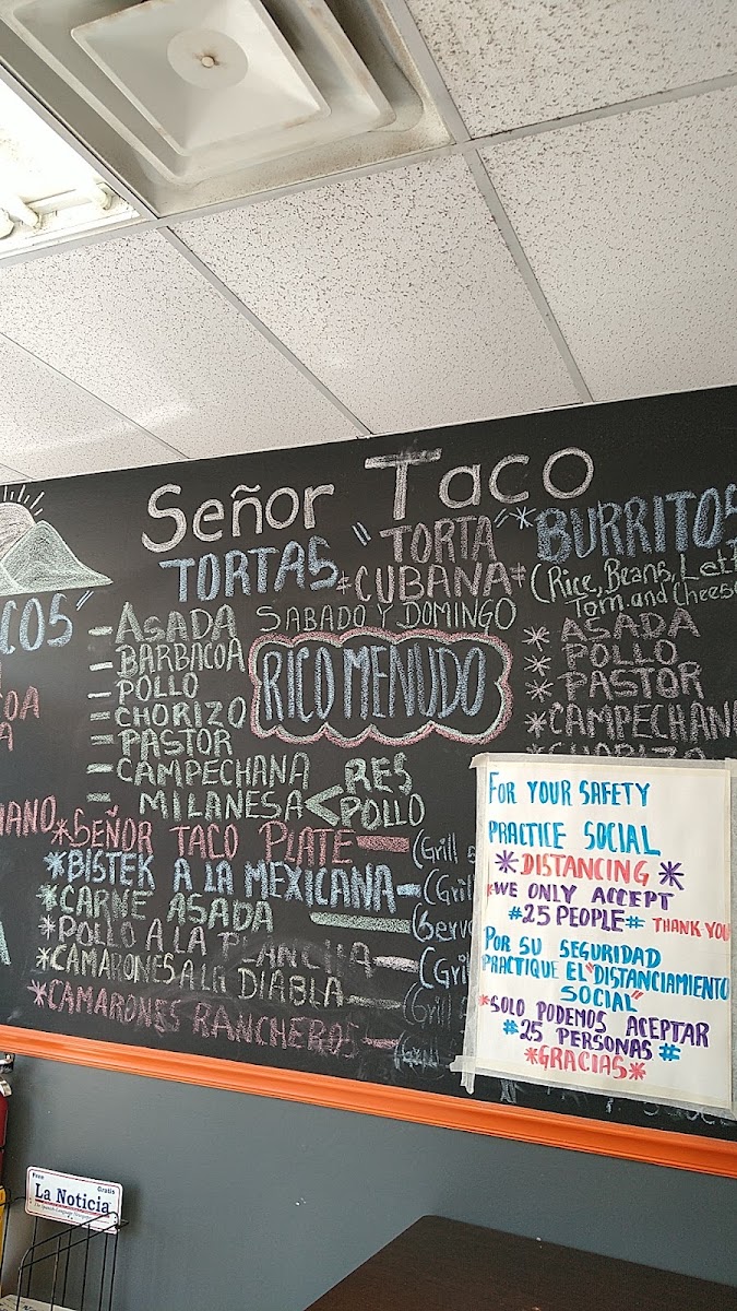 Las Megas Tortas menu board