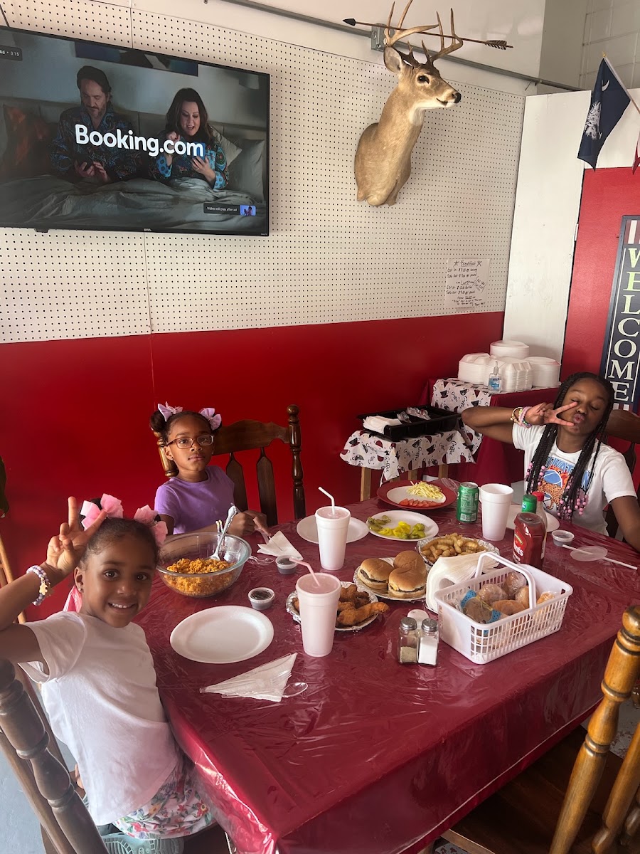 Ricky's Country Diner