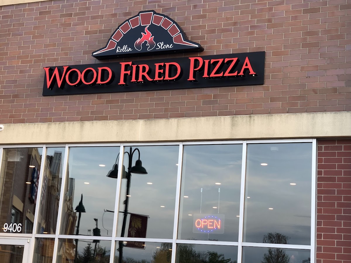 Rollin Stone Wood Fired Pizza