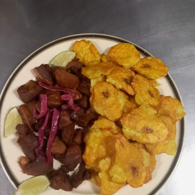 Carne Frita Con Tostones