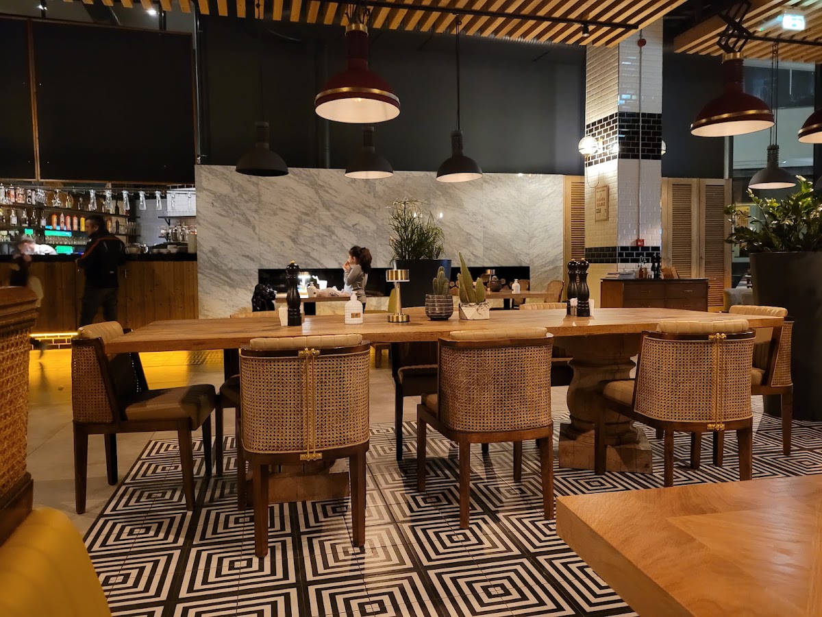 Dosso Dossi Cafe & Brasserie / Çengelköy