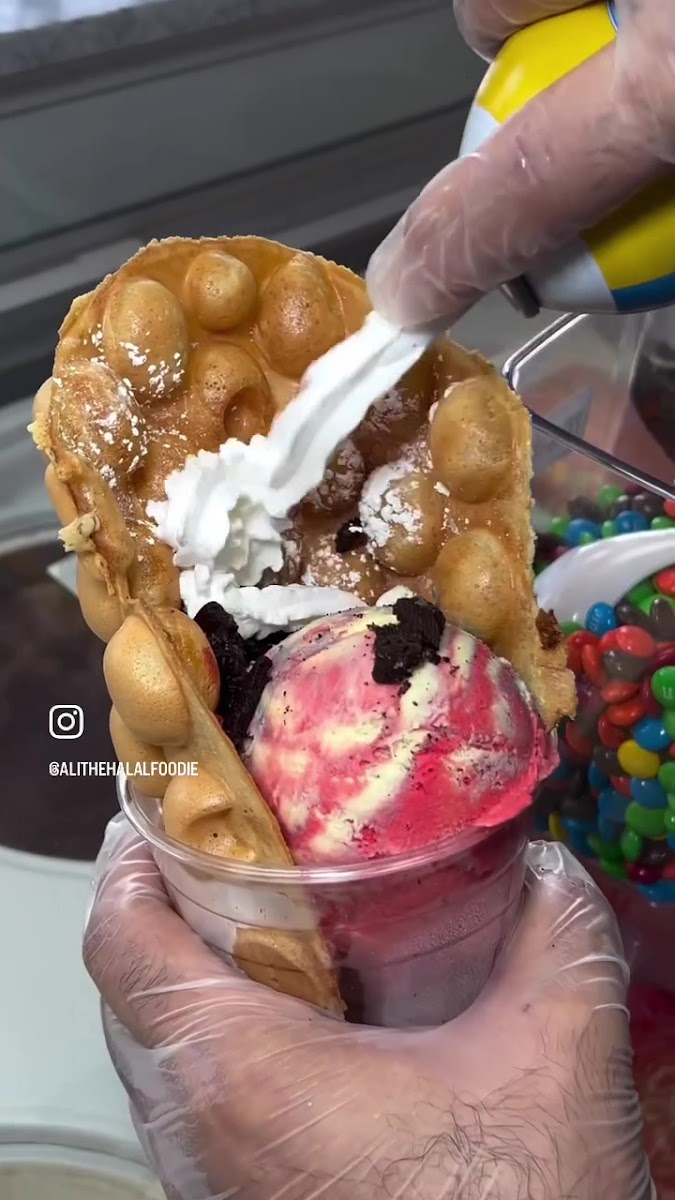 5 Brothers Chicken & Waffles