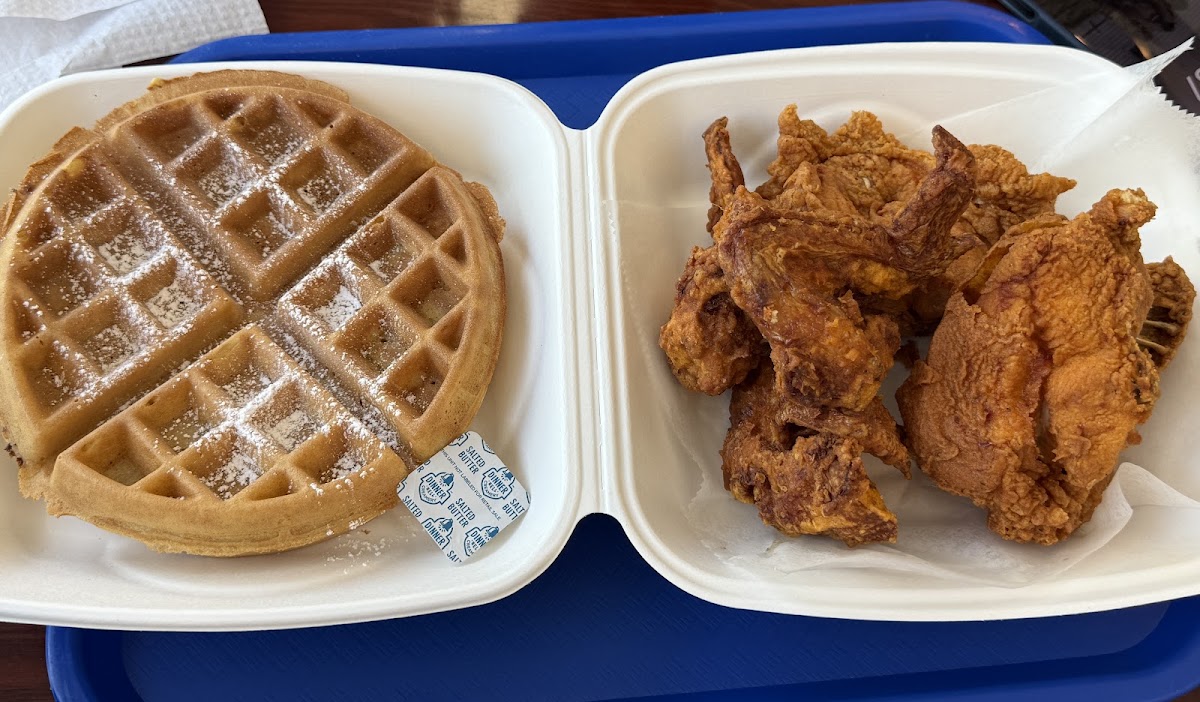 5 Brothers Chicken & Waffles