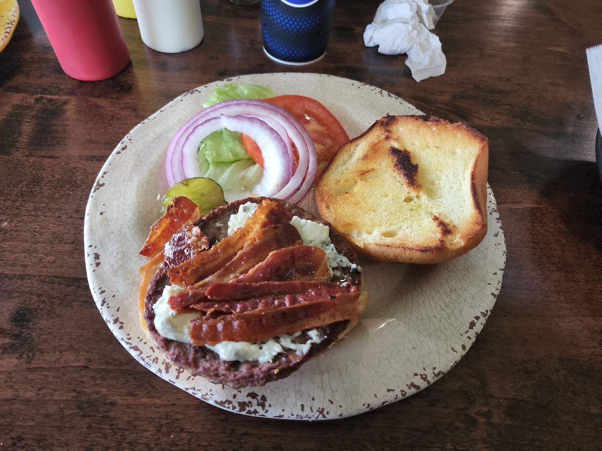Arrowhead Golf Course & Restaurant
