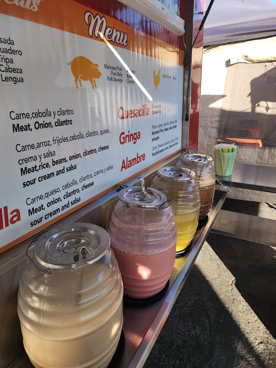 Tacos Chencho menu board