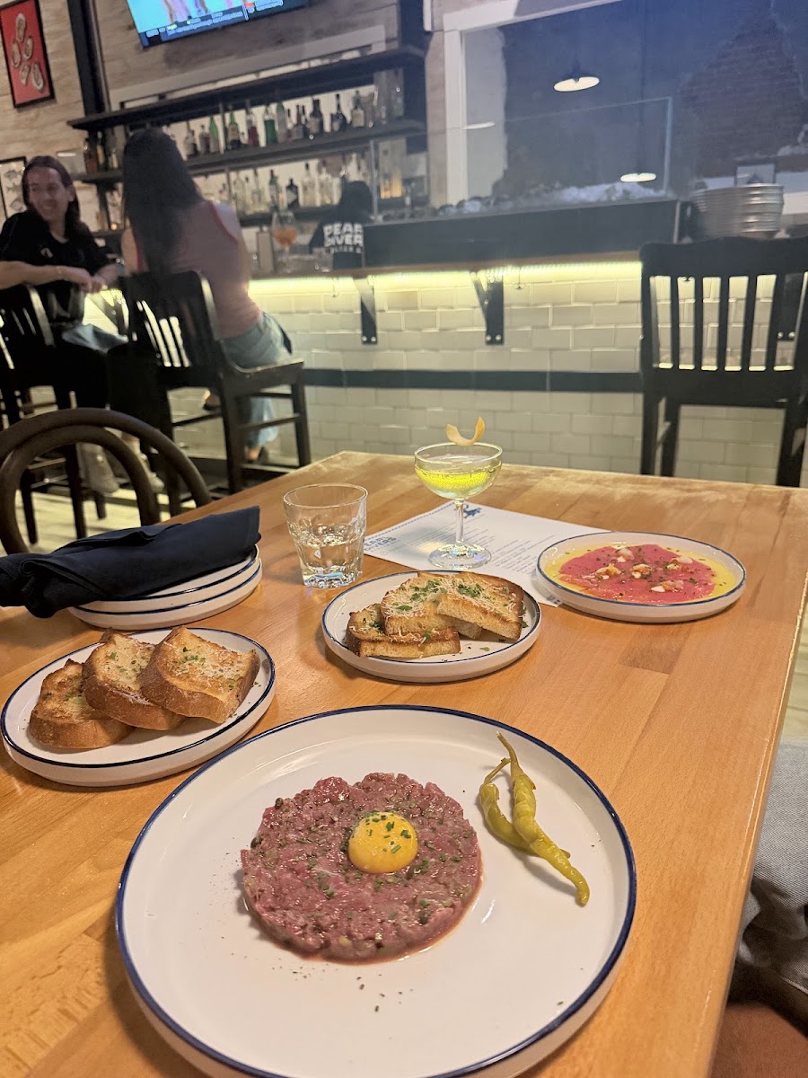 Pearl Divers Oyster Bar