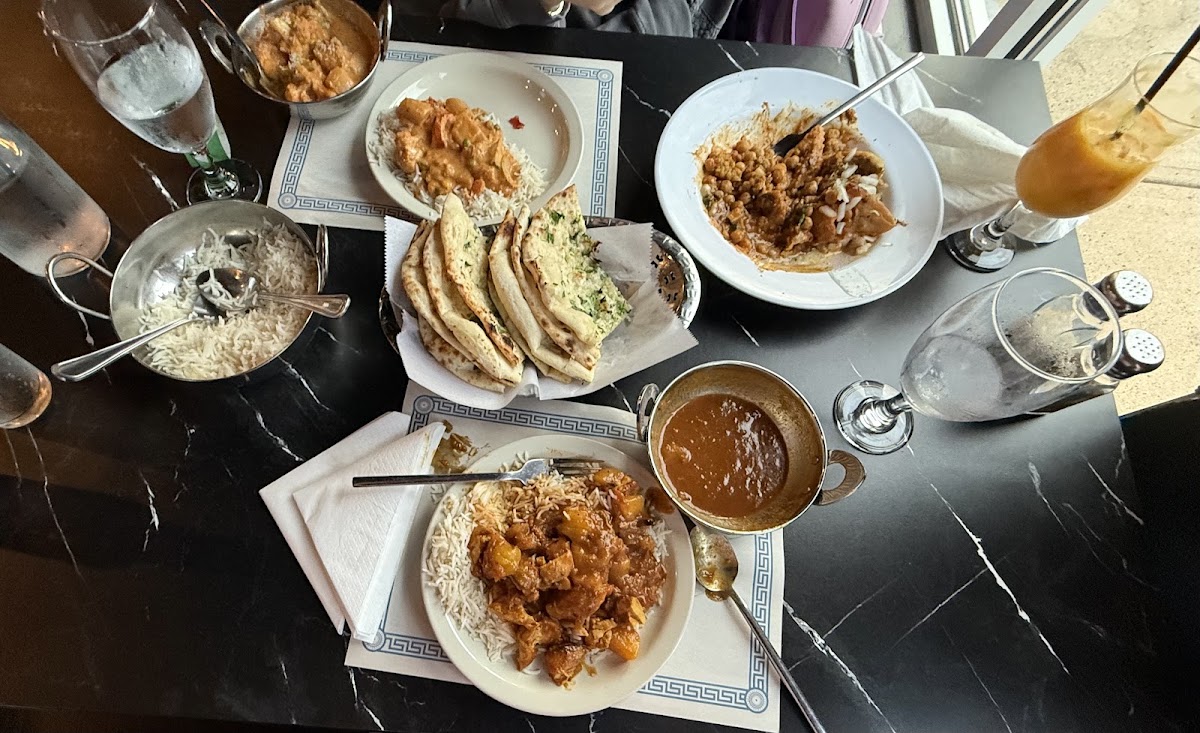 Everest Bistro - Indian Nepali Restaurant & Bar