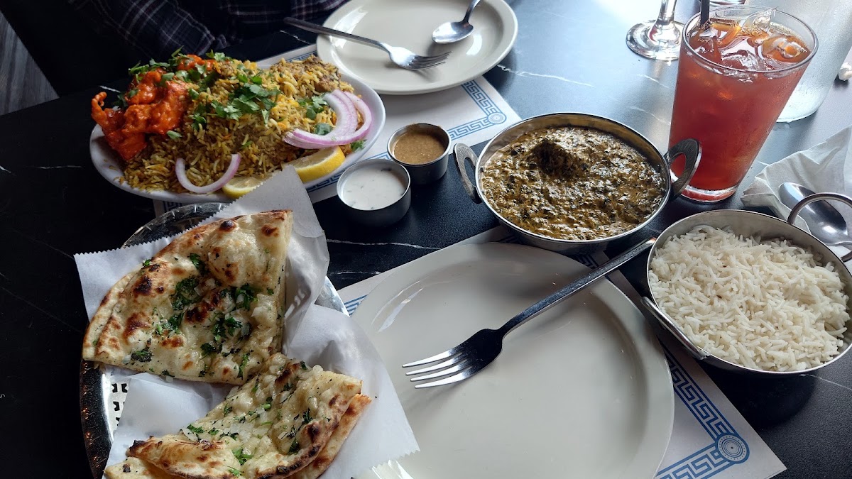 Everest Bistro - Indian Nepali Restaurant & Bar