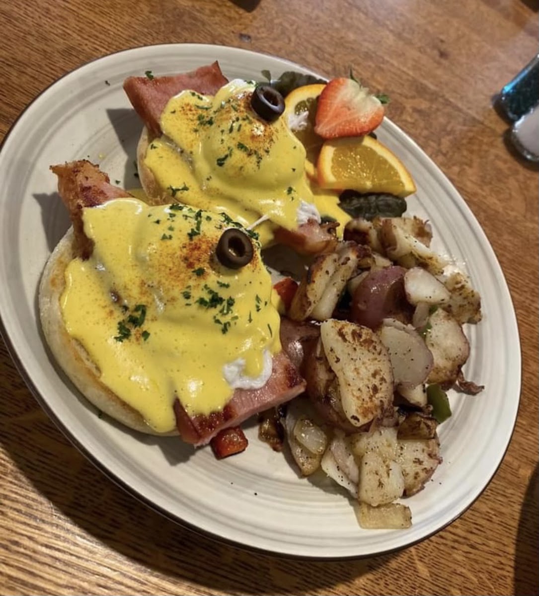 Lola's Family Restaurant
