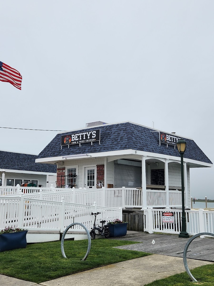 Betty's BBQ & Fried Chicken