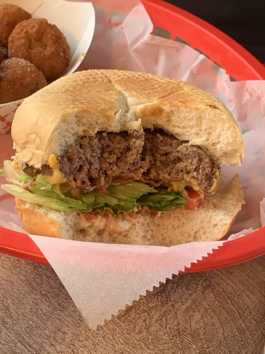 Burgers & More