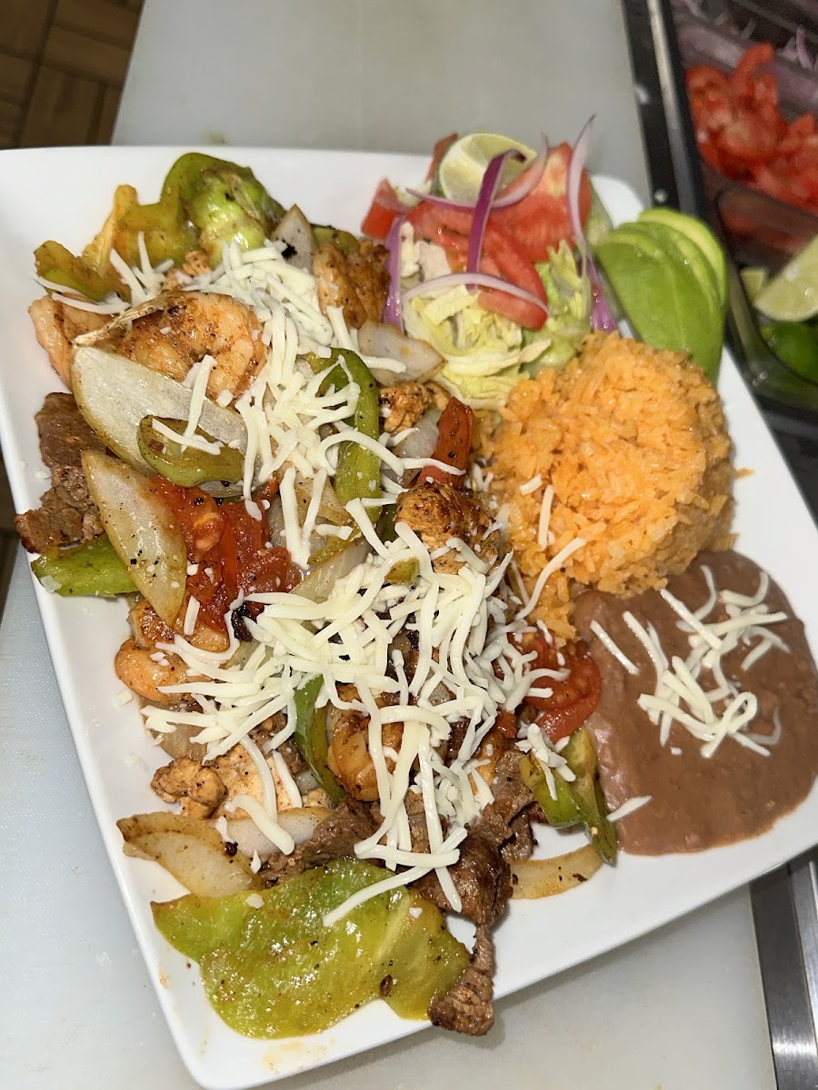 El Huarache Veloz Mexican Restaurant