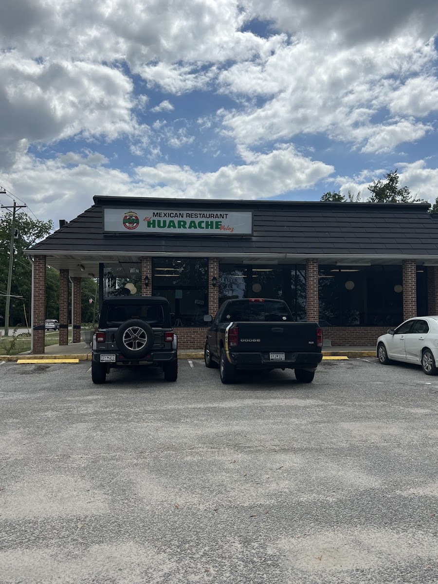 El Huarache Veloz Mexican Restaurant