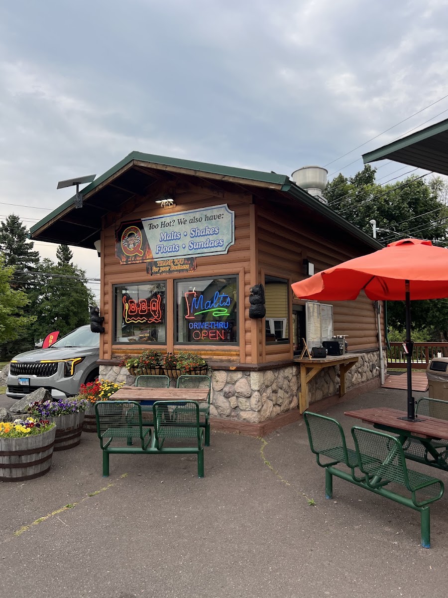 BoB-a-Q Smokehouse & Grill