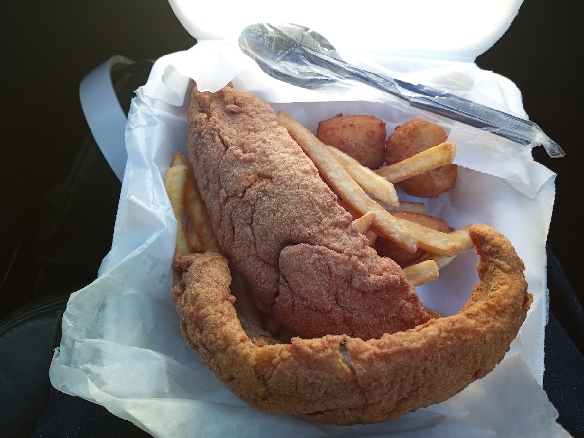 Mom's Fish Market & Deli