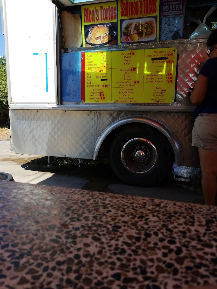 Los Serranos menu board