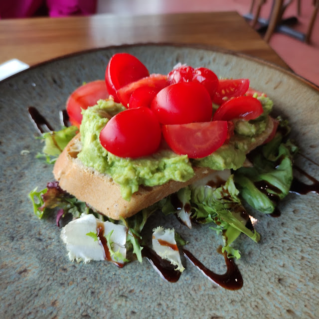 Avocado Toast Ve