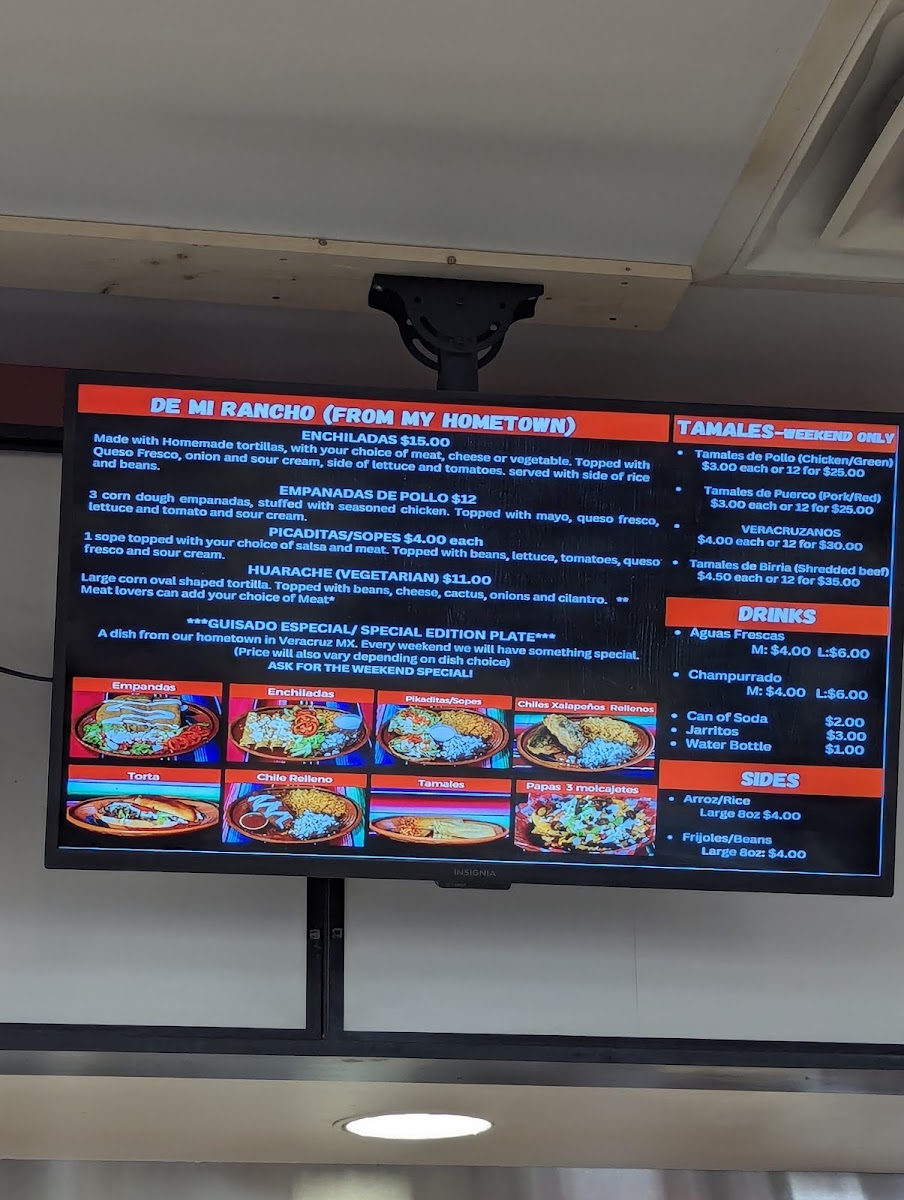 Taqueria Los 3 Molcajetes menu board