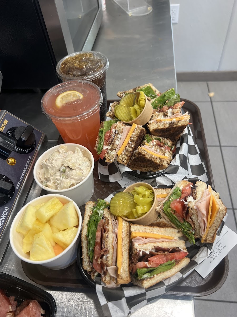 Fizzy's Walk-Up Eatery & Catering
