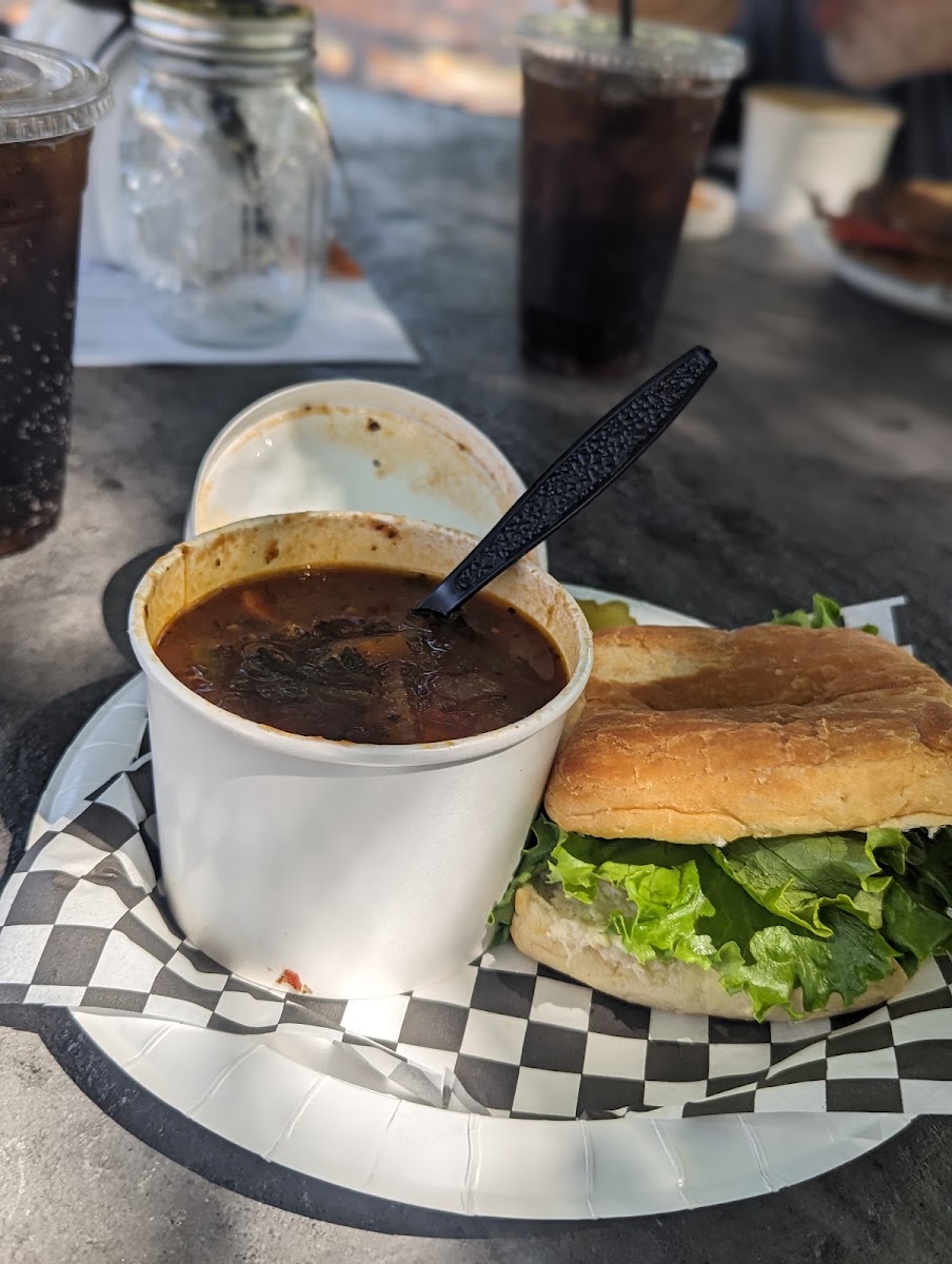 Fizzy's Walk-Up Eatery & Catering