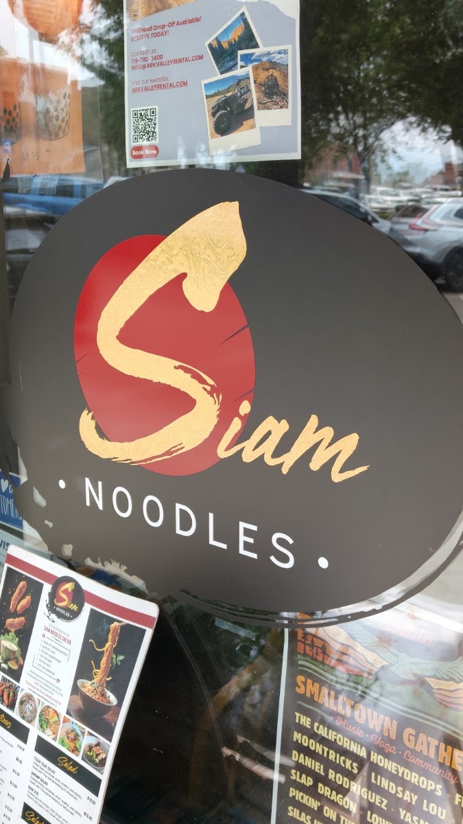 Siam Noodles Salida menu board