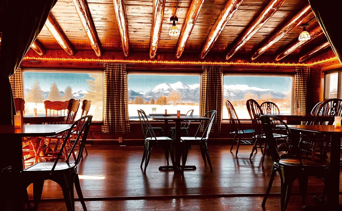 Golf Cabin Bar & Grill