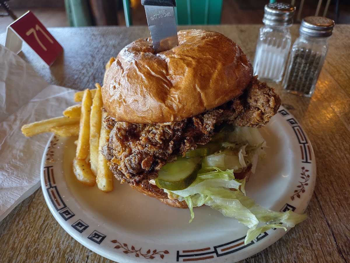Golf Cabin Bar & Grill