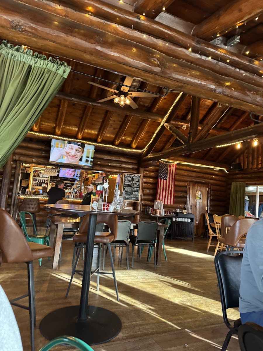 Golf Cabin Bar & Grill