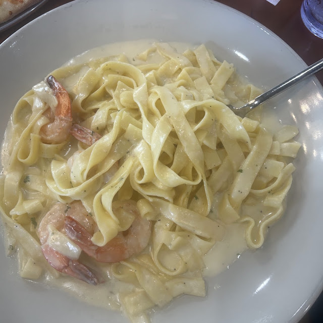 Seafood Fettuccine Alfredo Pasta
