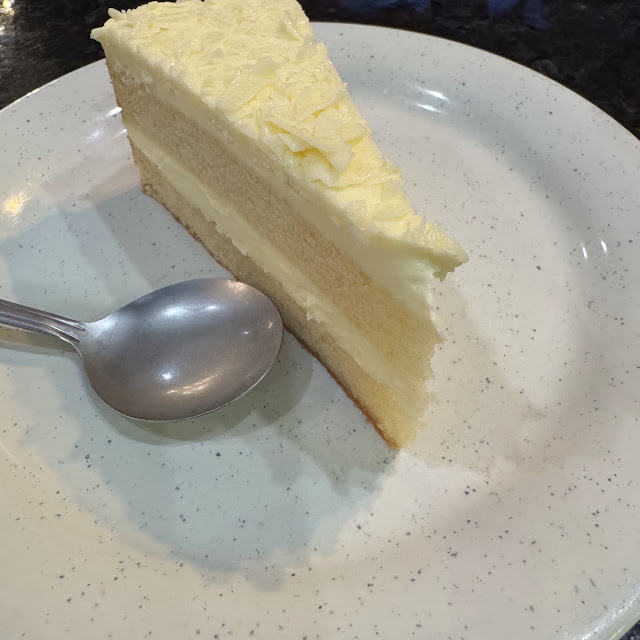 Lemoncello Mascarpone Mousse Cake