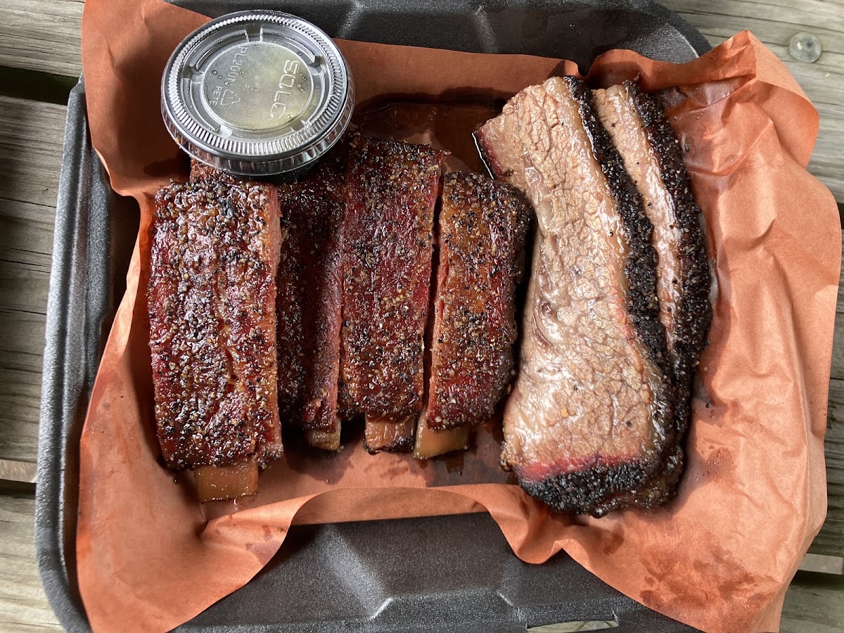 Smokin' Z's BBQ & Kraft Kitchen