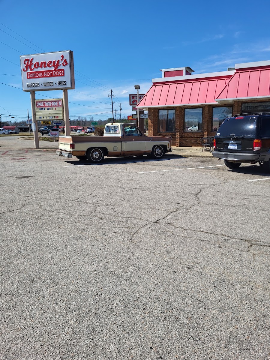 Honey’s Famous Hotdogs