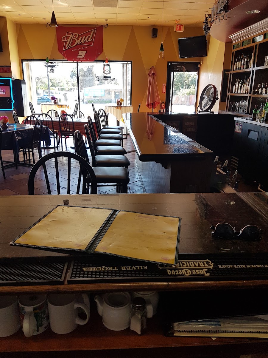 Amigos | Restaurant & Sports Bar