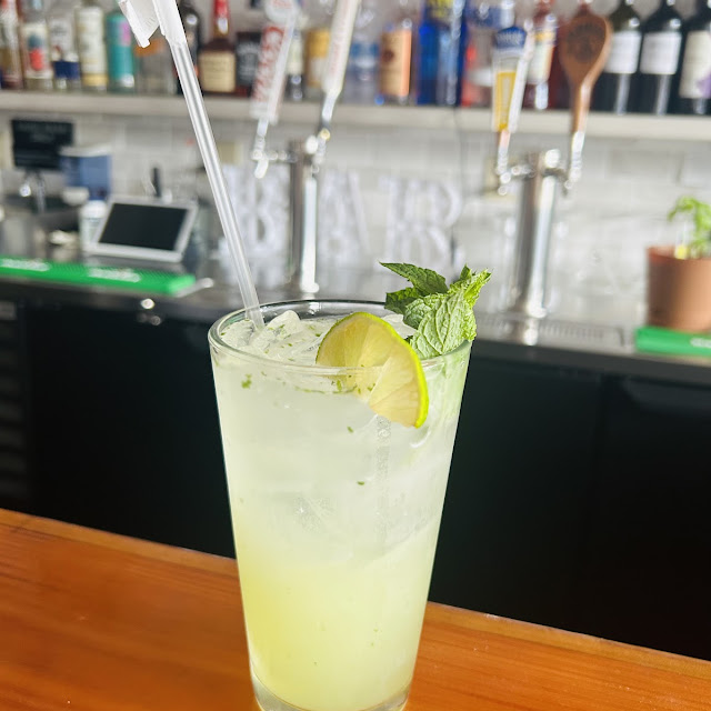 Limoncello Spritz