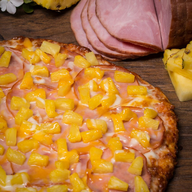 Zesty Aloha Pizza with Mango