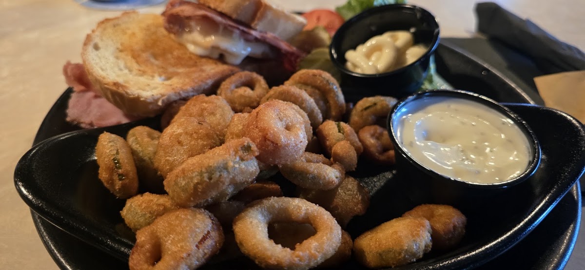 Uptown Tavern