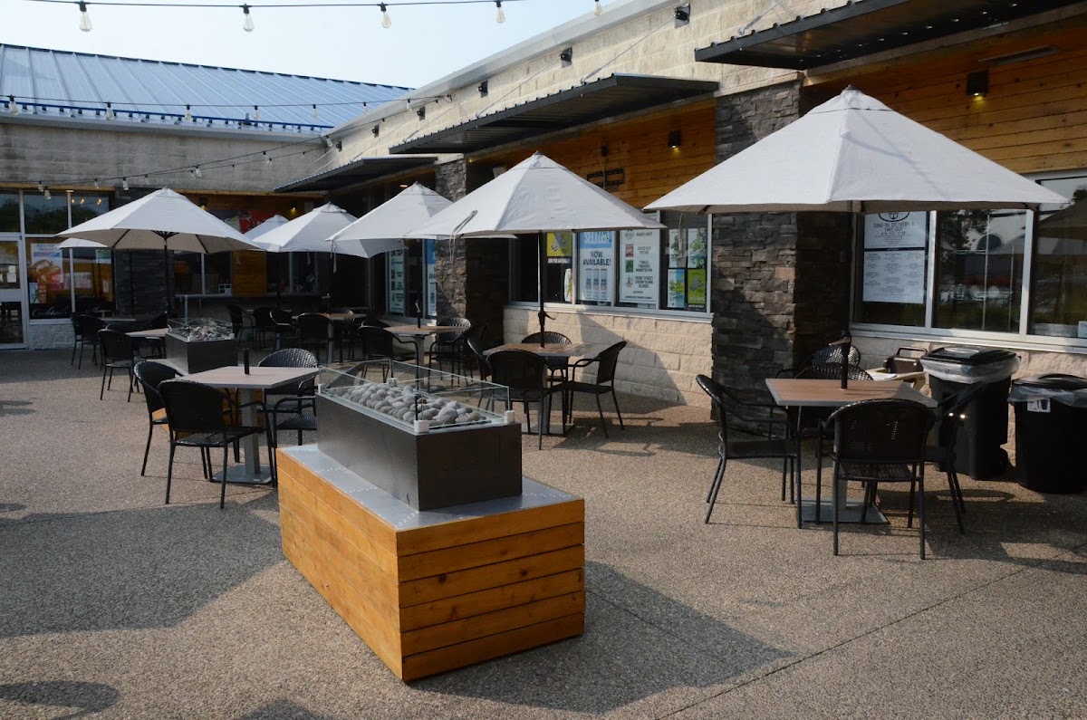 Frentress Lake Bar & Grill
