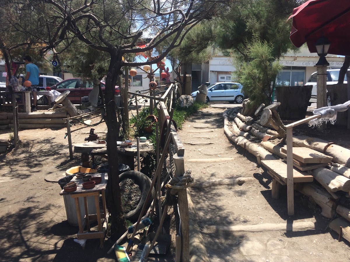 Cafe Mola