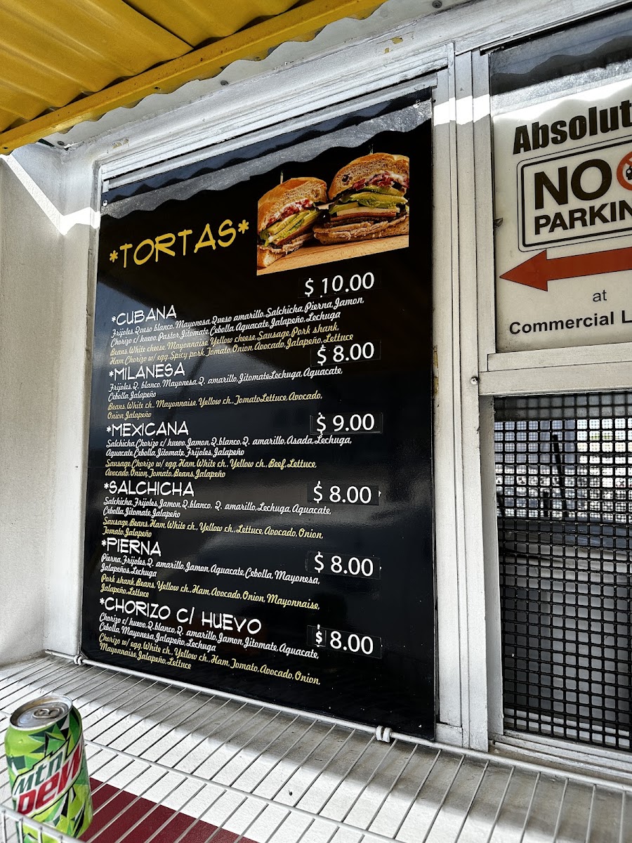 Tacos Roxy menu board