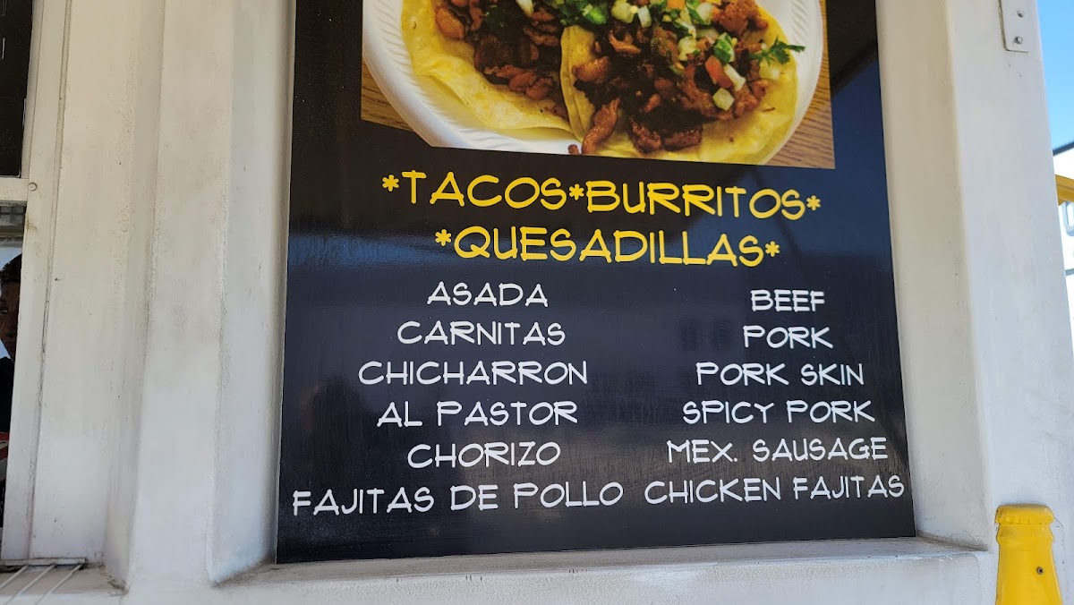 Tacos Roxy menu board