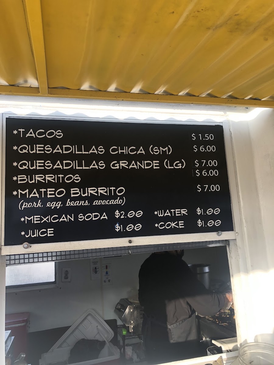 Tacos Roxy menu board
