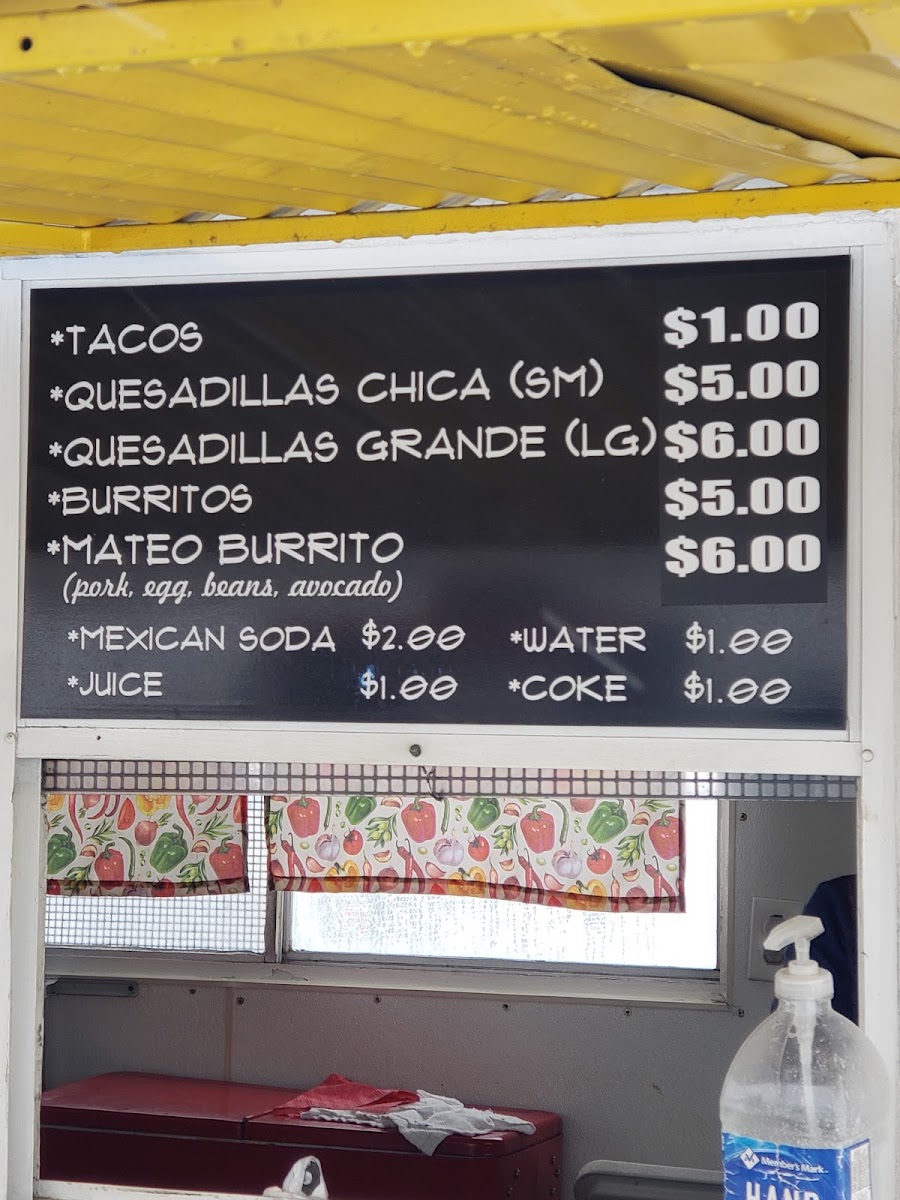 Tacos Roxy menu board